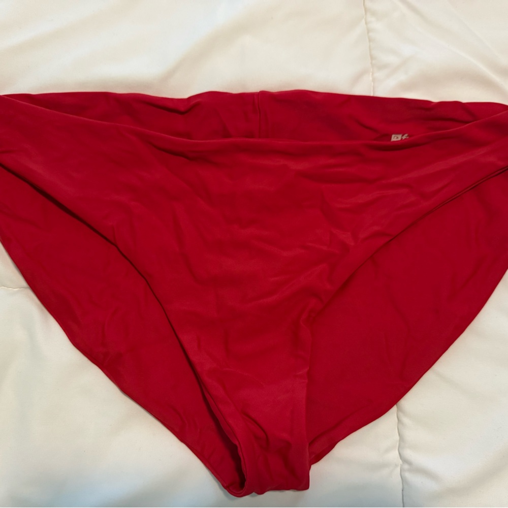 Fused Hawaii Red Lava Hapuna bottom